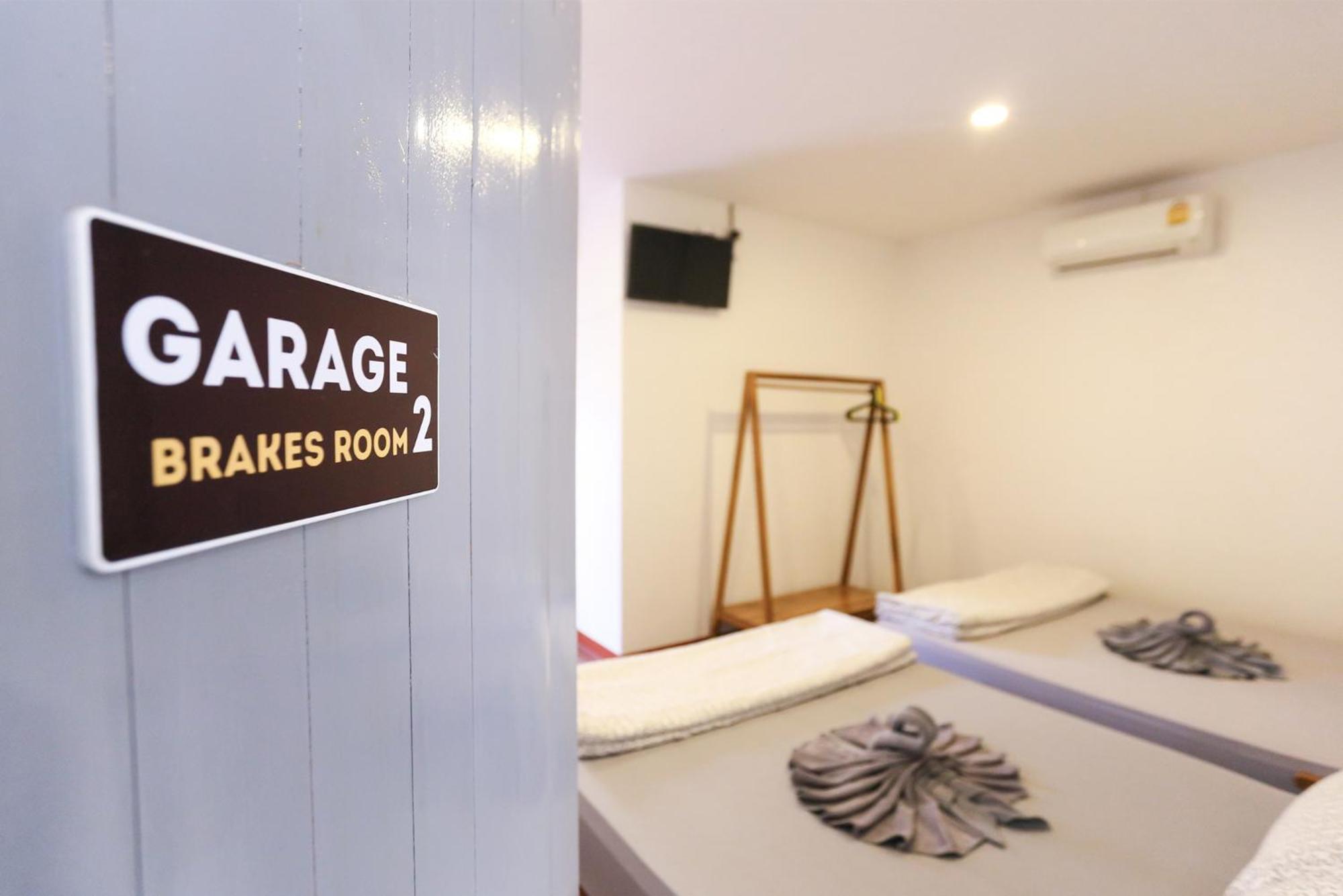 The Garage Hotell Chiang Rai Rum bild