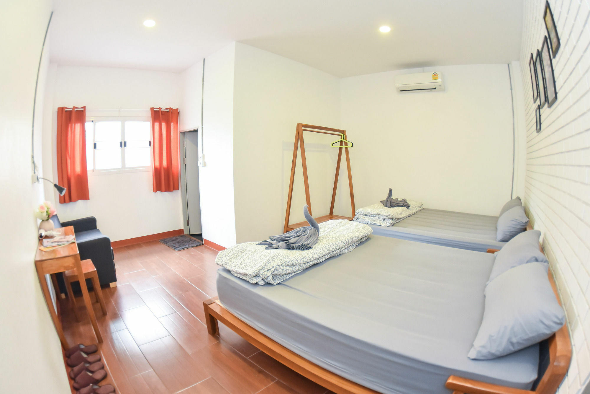 The Garage Hotell Chiang Rai Exteriör bild